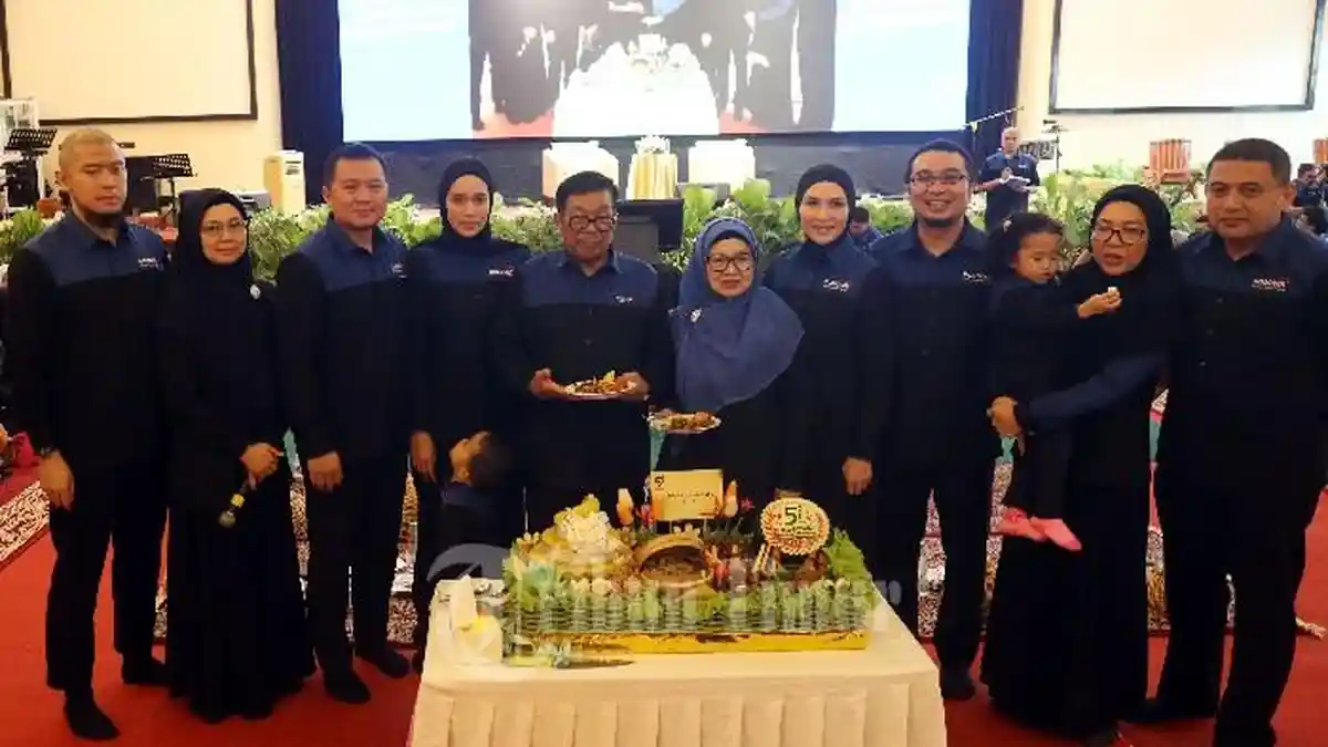 FOTO : Tudang Sipulang HUT ke-51 Bosowa Corporindo - HUT-BOSOWA.jpg