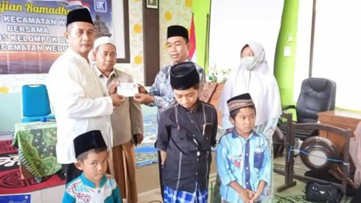 UPK Wedung Demak Bikin Pengajian, Ada Pemberian Bantuan Sembako untuk Warga