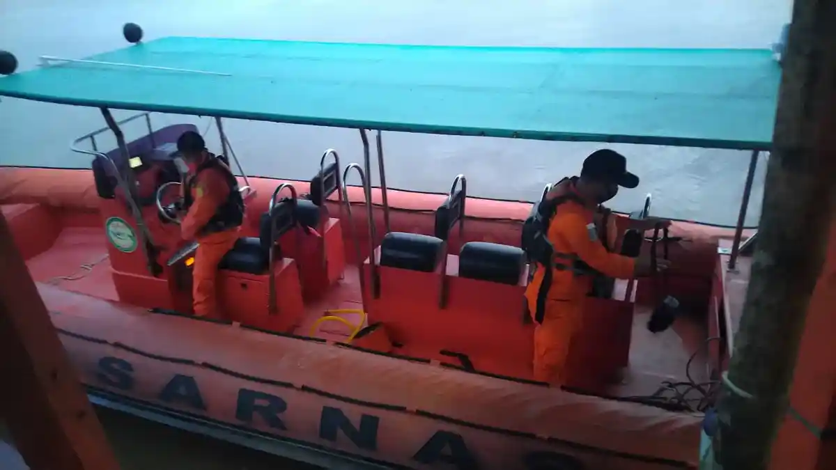 KM Cahaya Baru Patah Shaf, 16 ABK Terkatung-katung di Perairan Pulau Muri Sambas