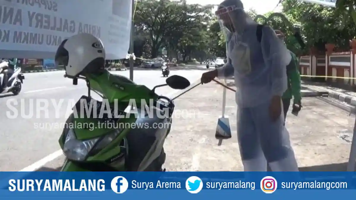 Cegah Penyebaran Corona, Kendaraan Ojol di Malang Disifektasi