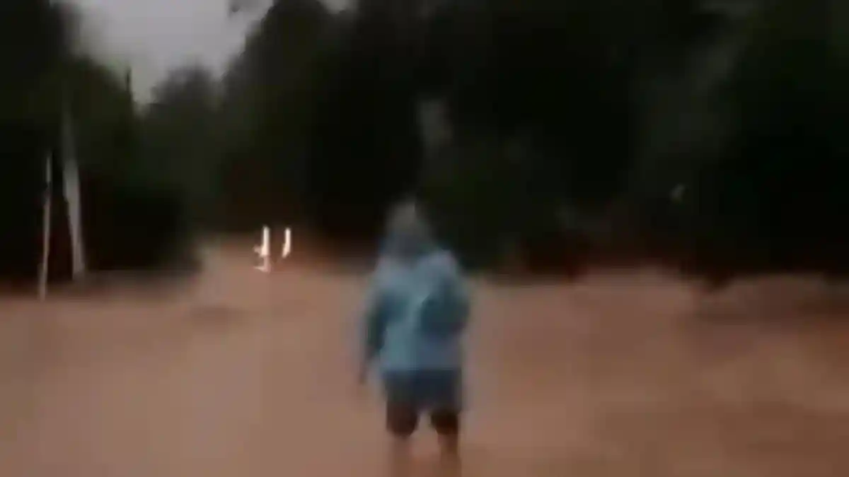 Prakiraan Cuaca Lampung Hari Ini Minggu 23 November 2025. Waspada Potensi Hujan Sedang hingga Lebat