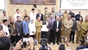 Rapat-Kerja-Komisi-II-DPR-RI-emndagri-tito.jpg