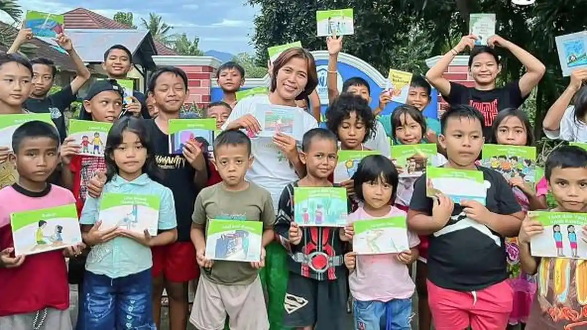 Perangi Buta Huruf, Octa Sediakan Perpustakaan Mini Di Sekolah Pedesaan Indonesia