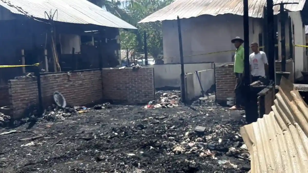 Ibu Muda Selamatkan Anak di Tengah Malam, Kebakaran Landa Batee