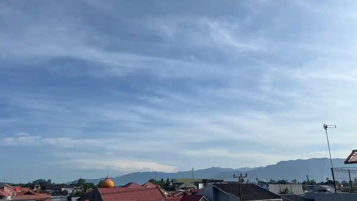 Prakiraan Cuaca Kota Padang Hari Ini 4 April 2026, Waspada Perubahan Cuaca Sore Nanti