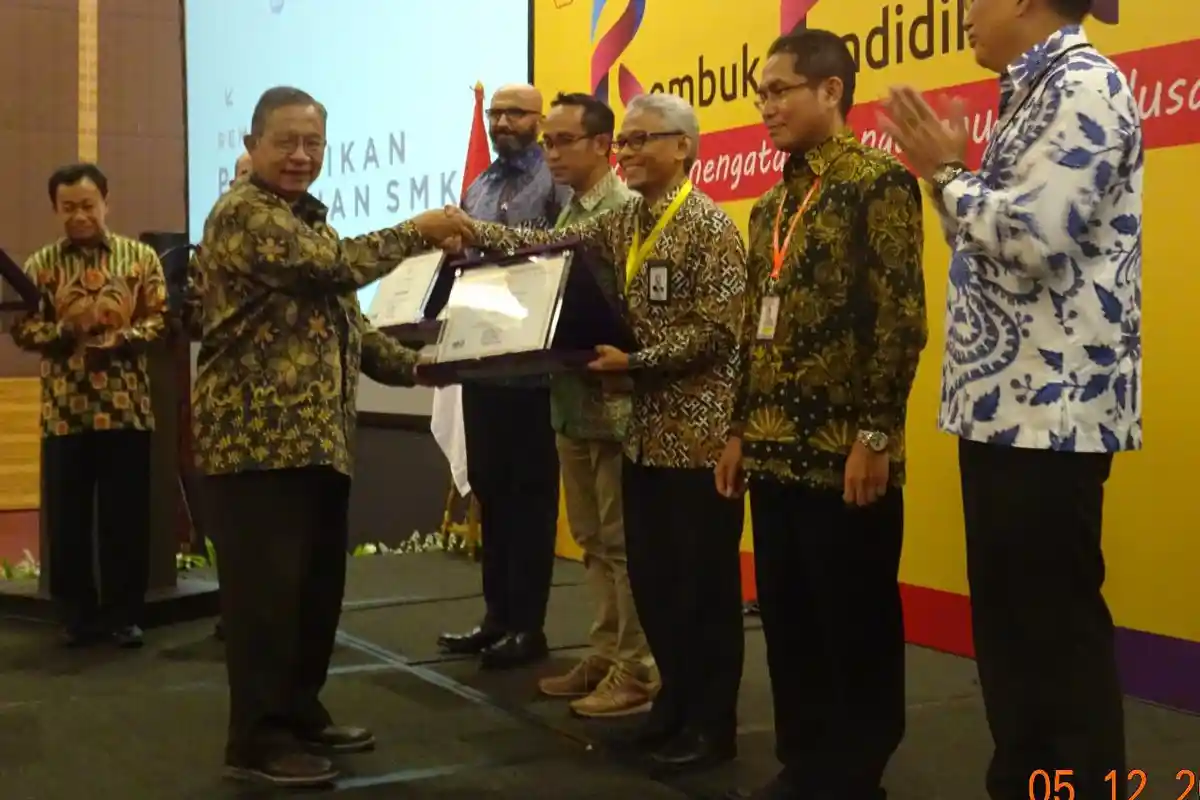 PLN Satu-satunya BUMN Peraih Penghargaan Kemendikbud untuk Program Vokasi Siswa SMK