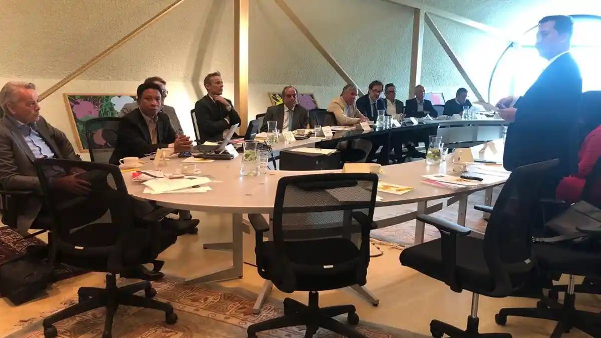 Wagub Steven Temui 16 Calon Investor di Belanda, Paparkan Peluang Proyek Investasi di Sulut