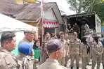 Satpol PP dan WH Tertibkan Pedagang Ikan di Sinabang
