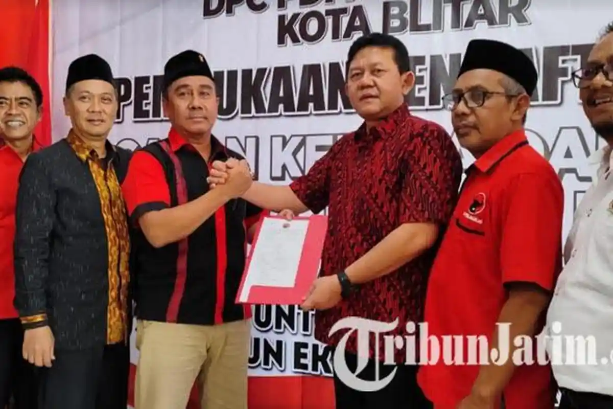 Mundur dari PKB, Bambang Kawit Ambil Formulir Pendaftaran Bacawali di PDIP Kota Blitar