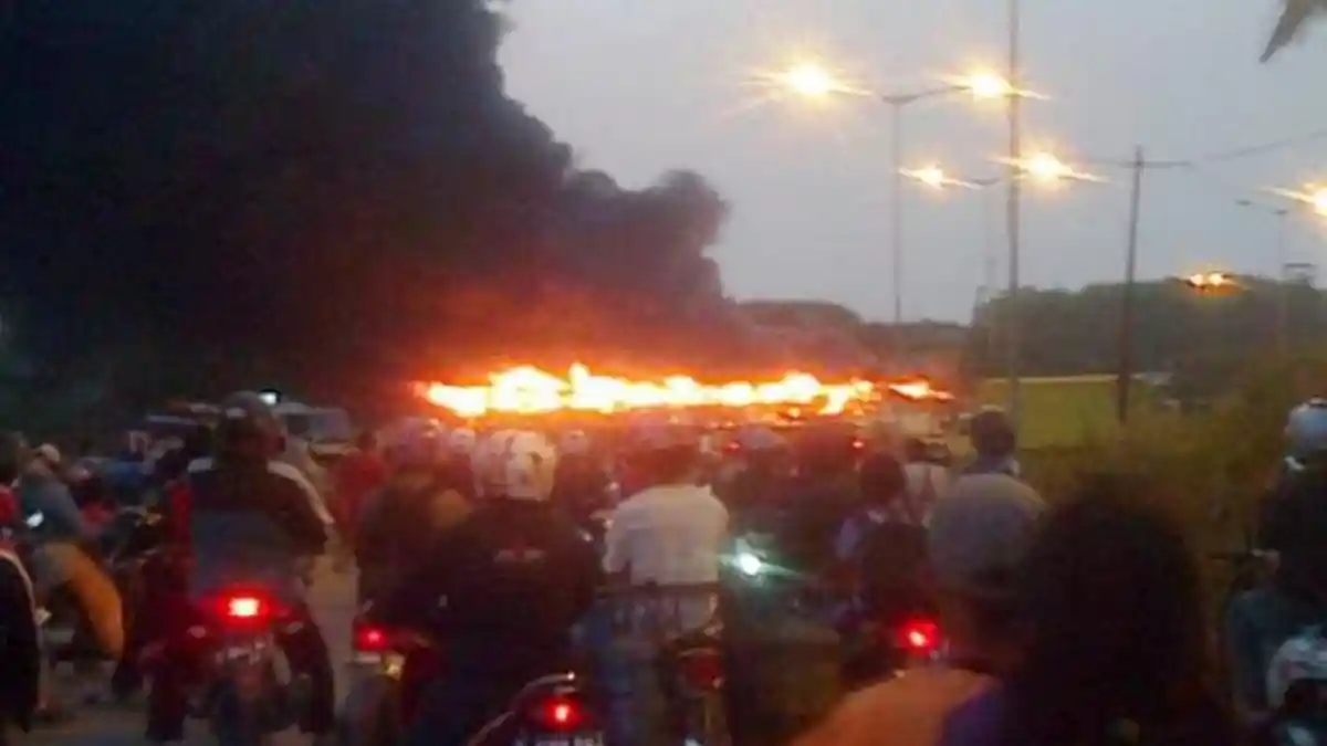 Puslabfor Telusuri Penyebab Kebakaran di Pool Busway Rawa Buaya