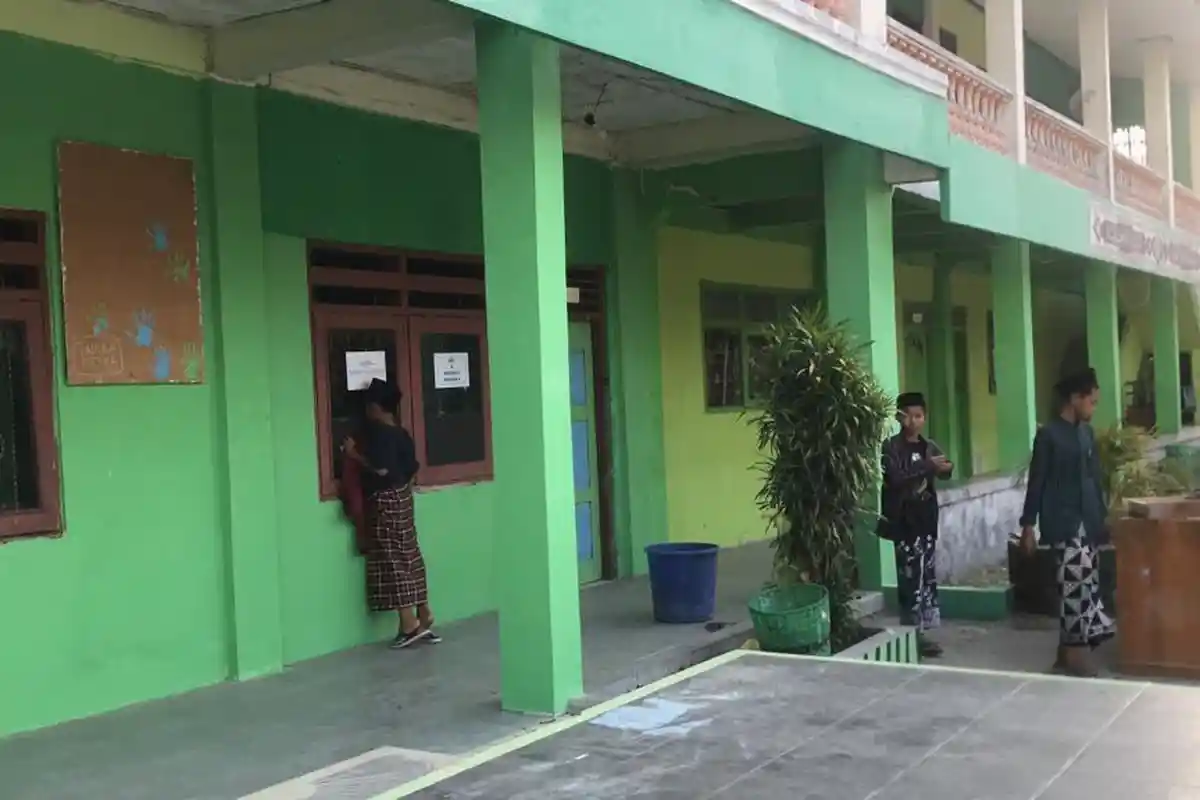 AR Siswa yang Bacok Guru MA Yasua Demak Masih Diburu Polisi, Pelaku Kabur Gunakan Motor