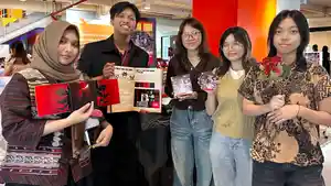 Mahasiswa-Program-Studi-Visual-Communication-Design-Universitas-Ciputra-Surabaya.jpg