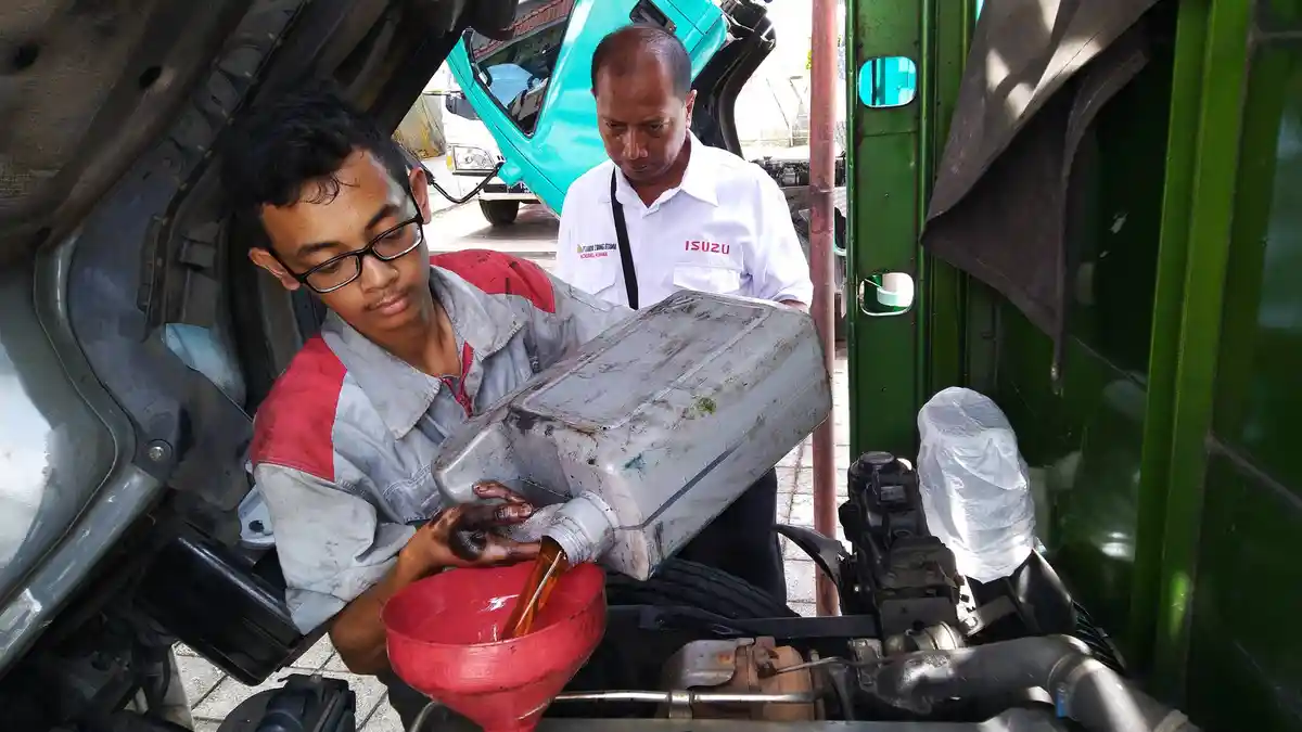 Tingkatkan Loyalitas Customer, Isuzu Elf Gelar Gathering dan Service Clinic di Demak