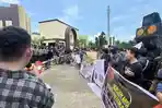 Aksi-demonstrasi-Aliansi-Pemuda-dan-Mahasiswa-Pitu-Ulunna-S.jpg