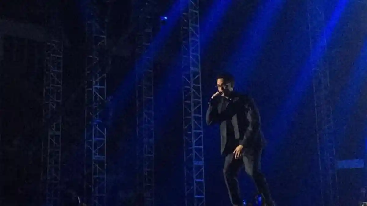 Dua Lagu Khusus untuk Mendiang Dian Pramana Putra di Konser Afgan