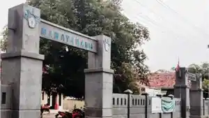 warga-harus-bayar-Rp200-ribu-saat-urus-KK-di-balai-desa.jpg