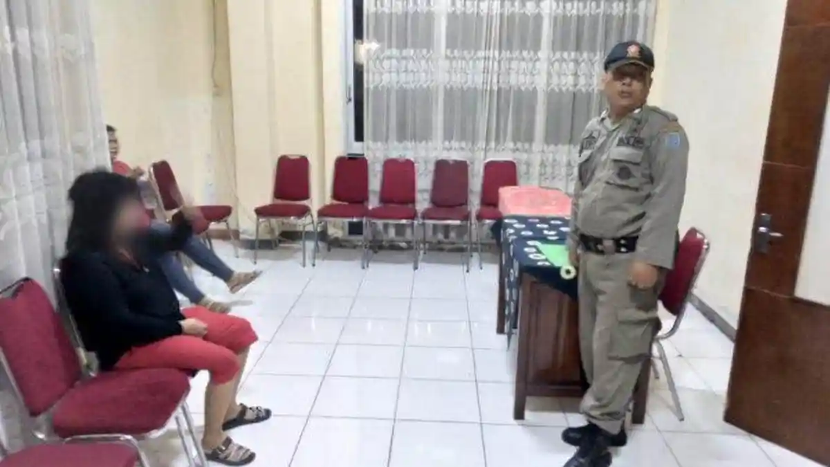 Satpol PP Tegal Amankan Dua PSK Berusia 40 Tahunan Berkeliaran di Eks Lokalisasi Peleman