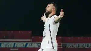 Marko-Simic-Arema-VS-Persija.jpg