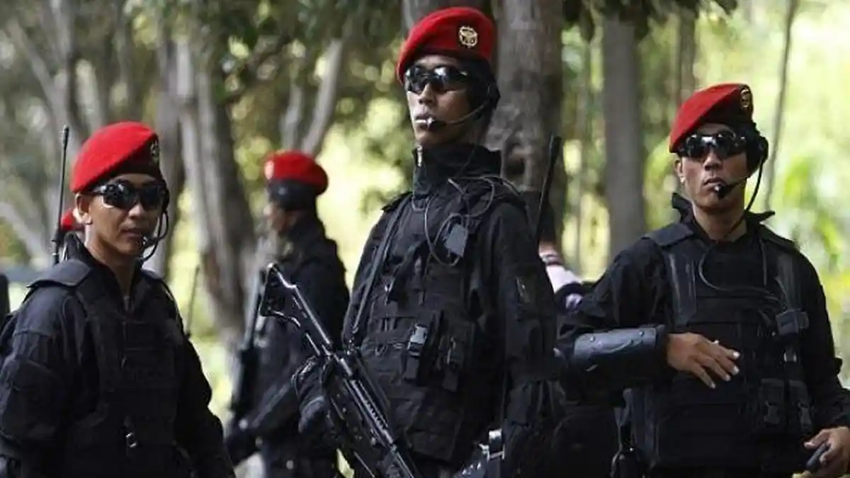 OPERASI 3 Menit yang Mencekam, Kopassus Datang 5 Pembajak di Pesawat Garuda Dilumpuhkan
