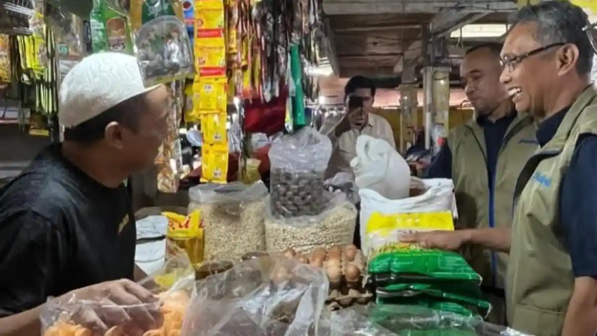 Bulog Pastikan Stok Bahan Pokok Aman Saat Lebaran di Riau ...