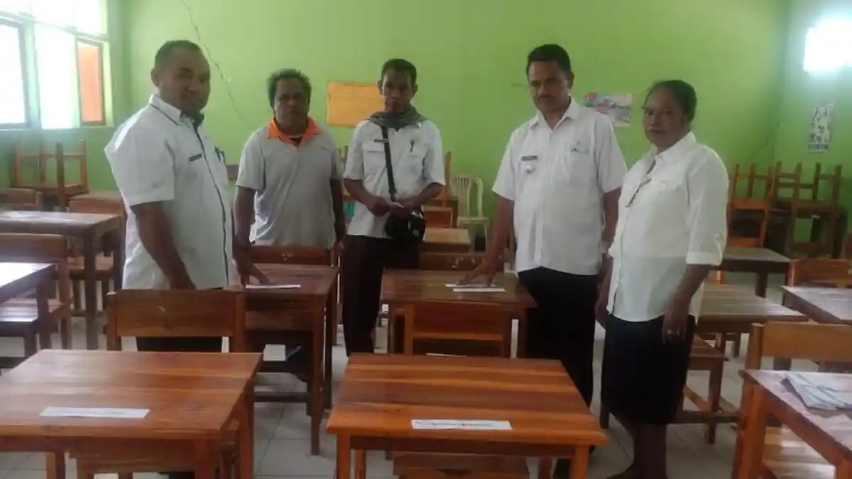 Pelaksaan Ujian Tertulis Perangkat Desa Di Amsel Berlangsung Di SD GMIT Panite 1