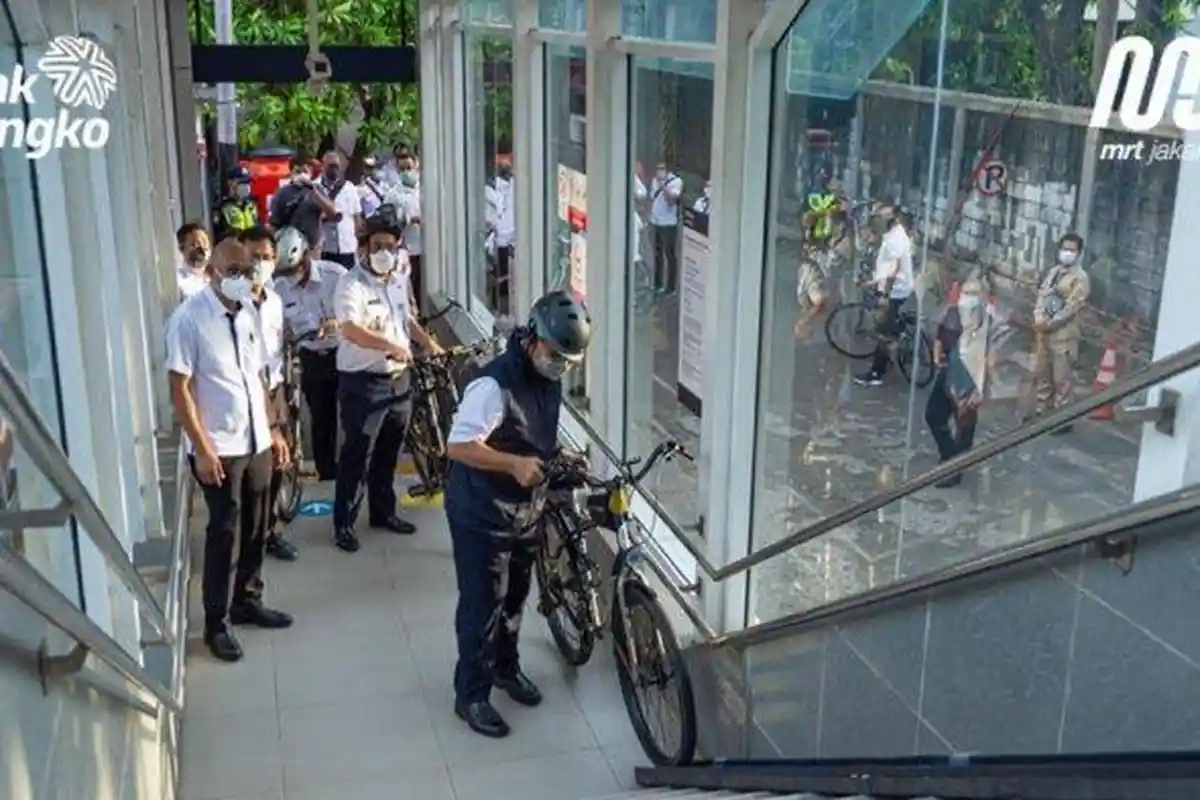 Gandeng NU, Anies Baswedan Bangun Musala di Halte: Ini Untuk Jawab Pertanyaan Warga Soal Maghriban