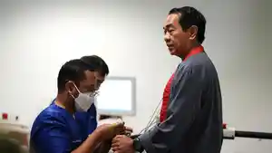 Prof-Jamaluddin-Jompa-mengikuti-pemeriksaan-kesehatan-di-Rumah-Sakit.jpg