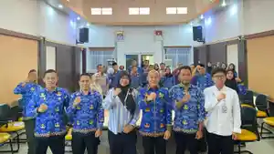 20260418-Sejumlah-pegawai-ketika-berfoto.jpg
