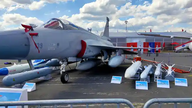 China Temukan Pembeli Baru untuk Jet Tempur JF-17 Thunder