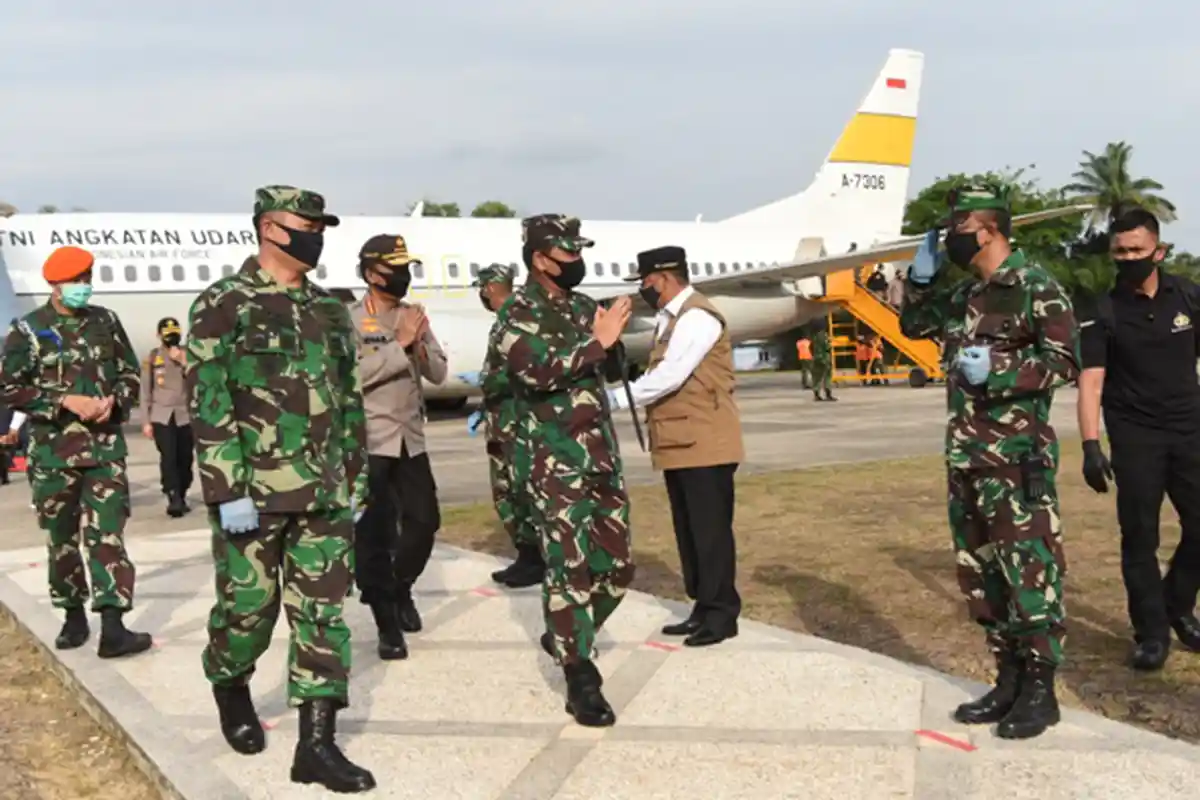 Dua Jenderal ke Riau, Panglima TNI dan Kapolri Tinjau Pasar, Kumpulkan Forkopimda Riau