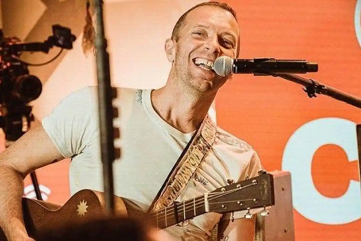 Sosok & Profil Chris Martin Vokalis Coldplay Bongkar Perselingkuhan Andy Byron, Background Mentereng