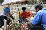 Ziarah Kubur Menyambut Bulan Suci Ramadan