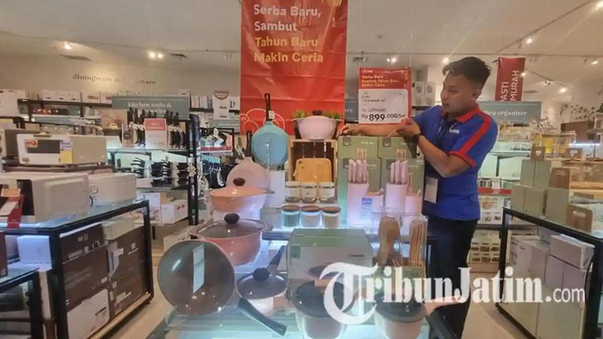 Sambut Imlek 2025, Informa Icon Mall Gresik Beri Diskon sampai 70 Persen hingga Beli 1 Gratis 1