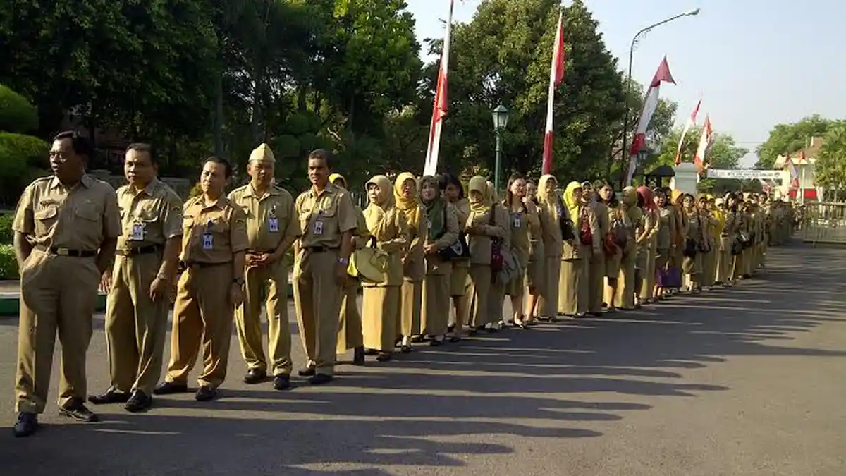 Ribuan PNS Pemkab Madiun Tetap Mengisi Absensi
