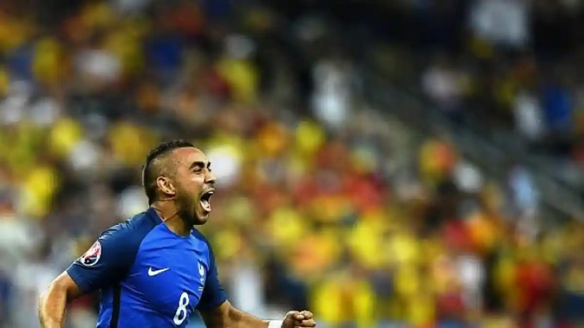 Payet Akui 'Teriakan' Suporter Motivasi Prancis Menang Atas Rumania