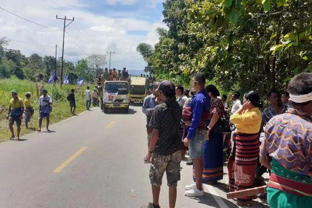 Ribuan Pendukung Antar Niga Dapawole Lamar John Lado di Sumba Barat