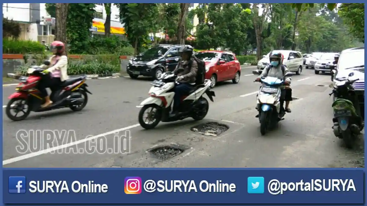 Awas, Ada 67 Lubang Menganga Lebar di Sepanjang Jalan Wilayah Surabaya Timur Ini