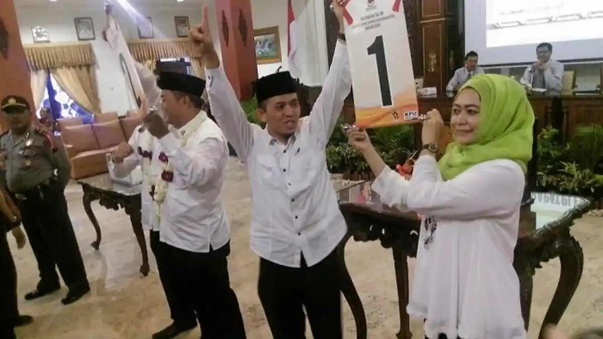 Pasangan Juliyatmono-Rober Christanto Menangi Pilkada Karanganyar Versi Quick Count
