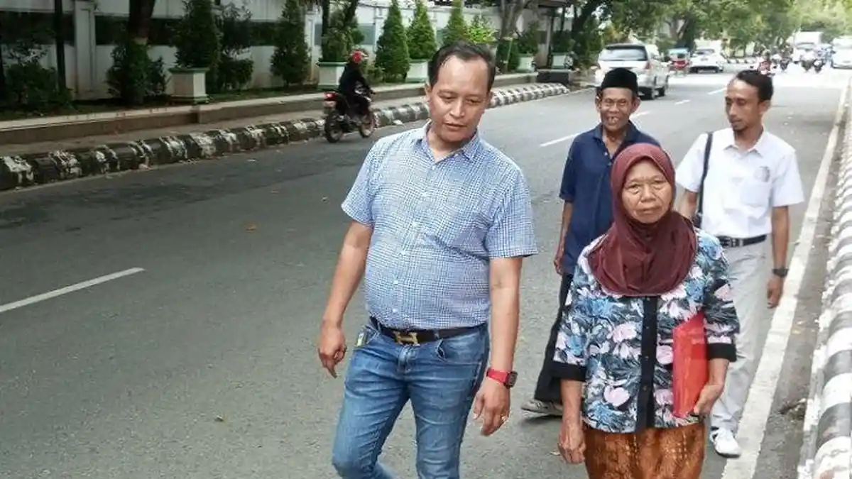 KISAH Mbah Sani, Jalan Kaki 30 Km ke Kantor DPRD Perjuangkan Tanah Miliknya yang Diklaim Tetangga
