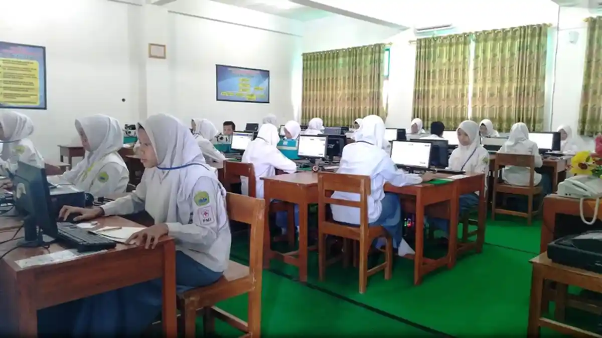 356 Siswa-Siswi SMK NU 1 Slawi Lancar Ikuti UNBK Hari Ke-2