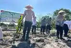 Kapolresta Balikpapan Tanam Jagung Serentak di Pondok Pesantren Hidayatullah Gunung Tembak