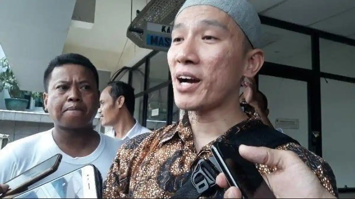 Perjalanan Hidup Ustaz Felix Siauw, Dari Mualaf Hingga Jadi Pendakwah Terkenal