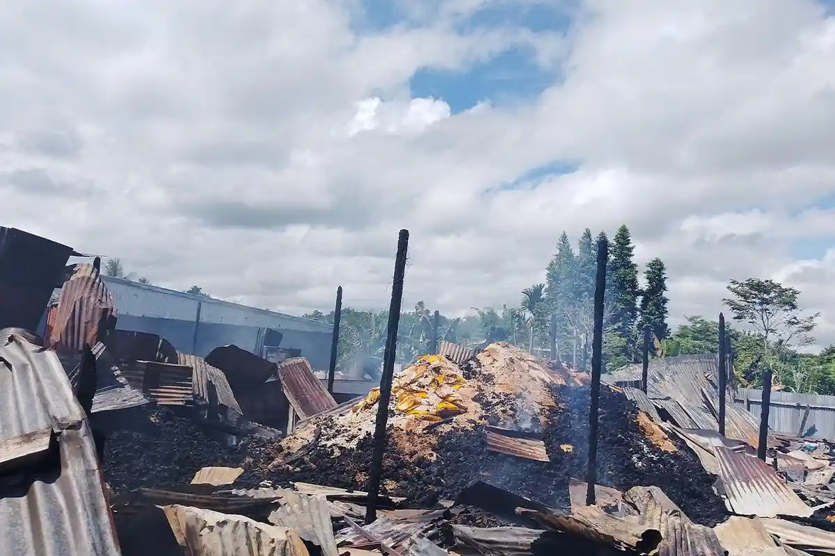 Si Jago Merah Mengamuk di Bukit Meriam Nabire,Tiga Bangunan Ludes Terbakar