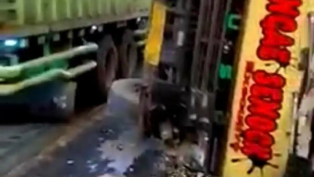 HOAX : Video Kecelakaan Beruntun Maut di Bandar Lampung Disebut di Dekat Kopi Eva Jambu Semarang