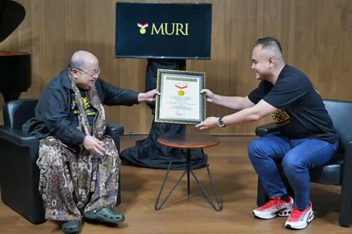 Dapat Rekor MURI ke-8, Founder Astronacci International Dr Gema Goeyardi Bantu Trader Bisa Profit