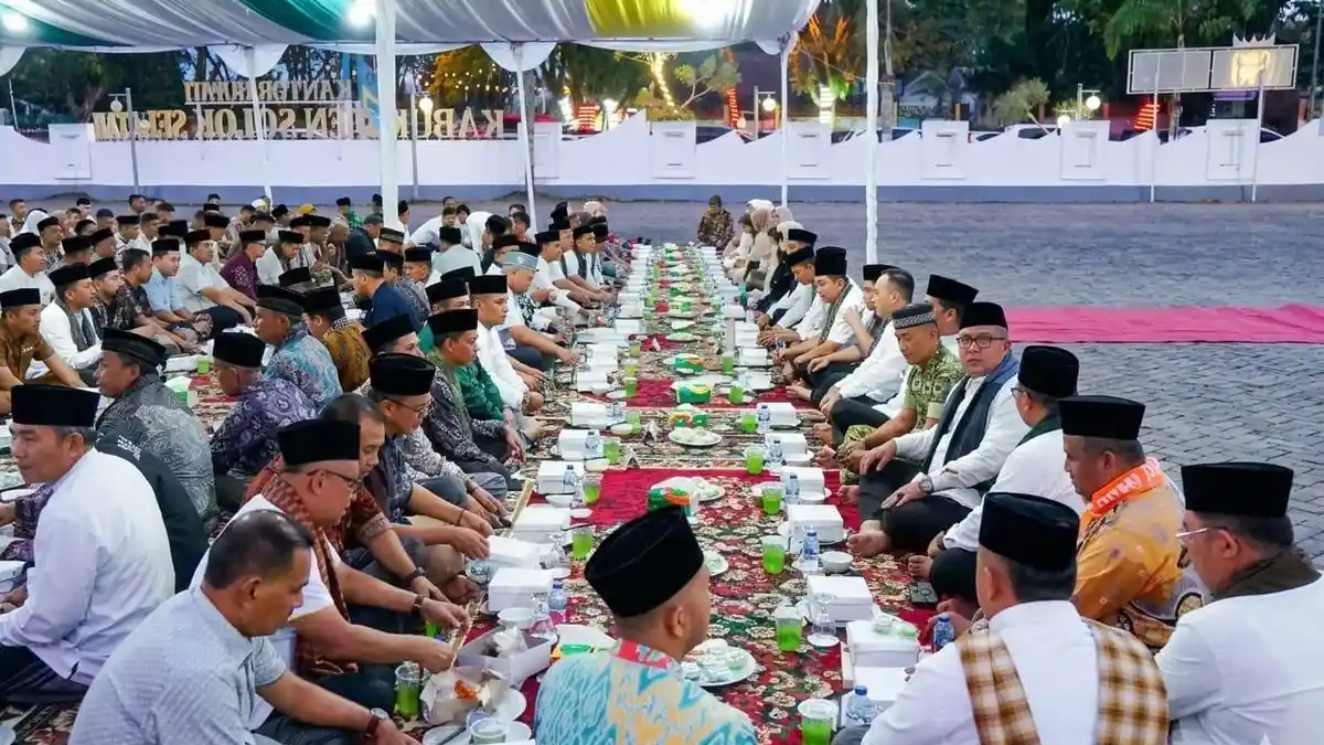 Buka Puasa Bersama Solok Selatan, Bupati Tekankan Gotong Royong Bangun Daerah