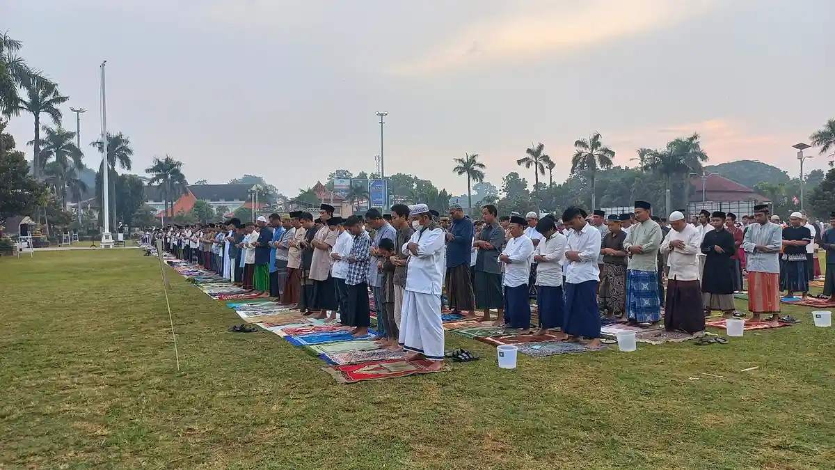 Ribuan Warga Muhammadiyah Salat Idul Fitri di Alun-alun Jepara 1, Sejumlah Ruas Jalan Ditutup
