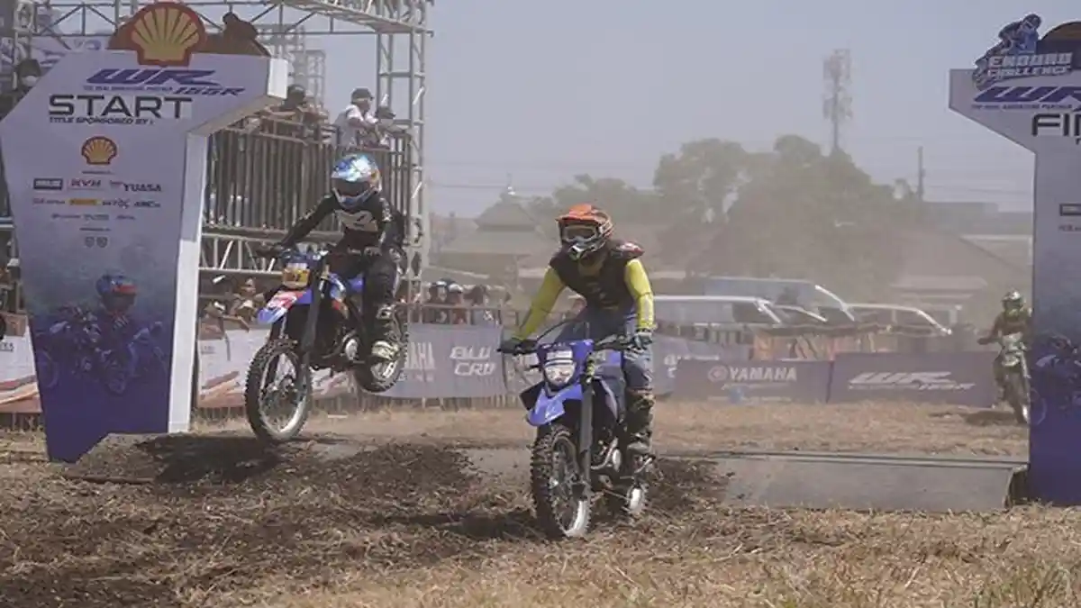 Ribuan Penonton Saksikan Adu Skill Rider di Shell BLU CRU Yamaha Enduro ...