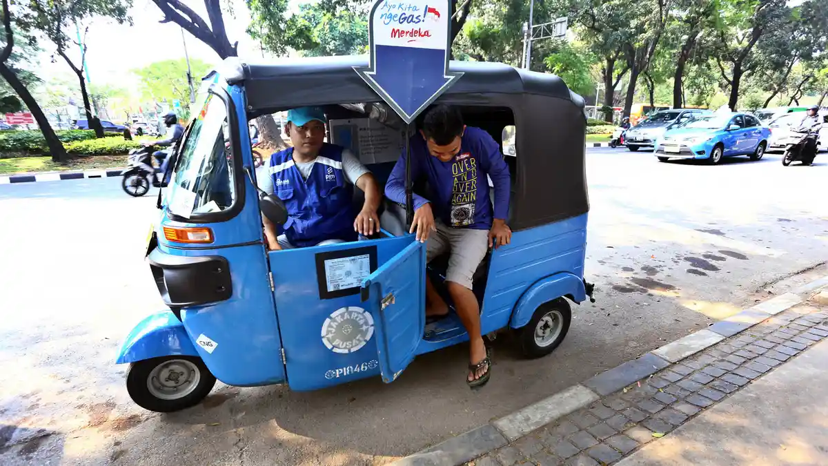 Ahok Pertanyakan Keputusan Dishub DKI Larang Bajaj Melintas di Jalan Medan Merdeka