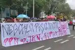 demo-tolak-danantara-di-cirebon.jpg